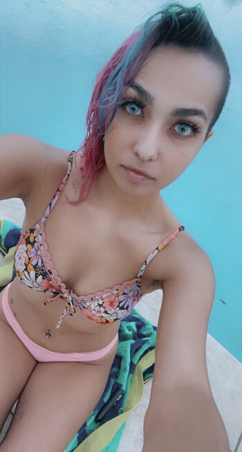 WatchGirlsPlay