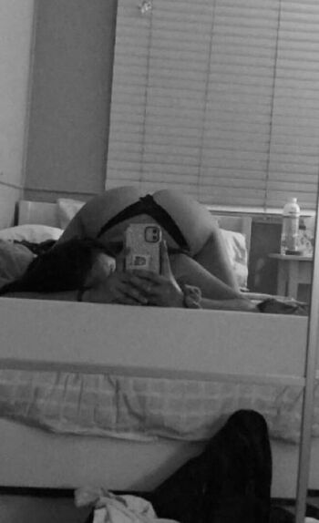 Full leaked Sarah clayton / private onlyfans photo
