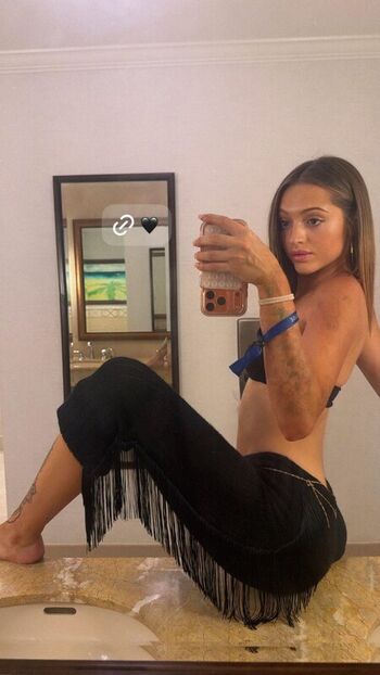 Full leaked Woah vicky  page private onlyfans photo