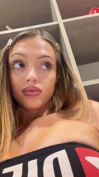 Full leaked Woah vicky  page private onlyfans photo