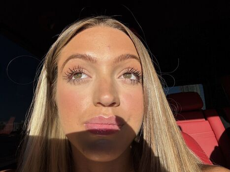 Full leaked Woah vicky  page private onlyfans photo