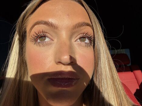 Full leaked Woah vicky  page private onlyfans photo