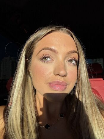 Full leaked Woah vicky  page private onlyfans photo