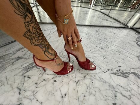 Full leaked Woah vicky  page private onlyfans photo