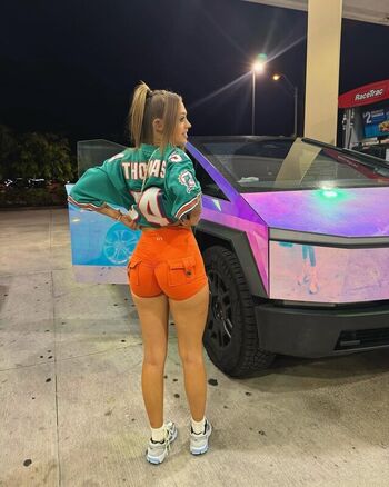 Full leaked Woah vicky private onlyfans photo