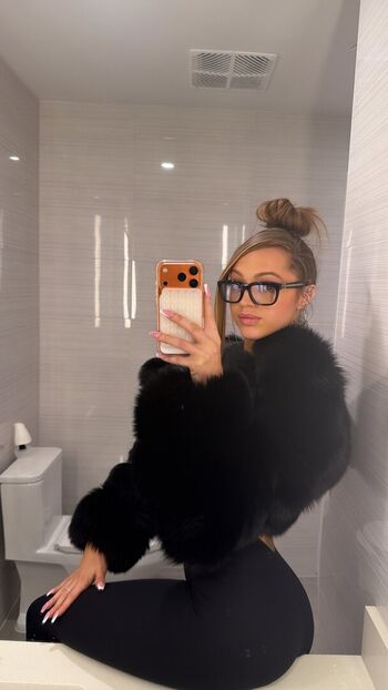 Full leaked Woah vicky private onlyfans photo