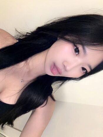 Full leaked Annelitt/ private onlyfans photo