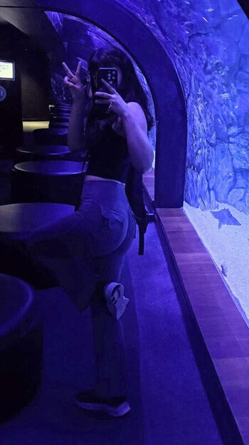 Full leaked Yquen page private onlyfans photo