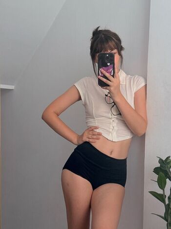 Full leaked Yquen page private onlyfans photo