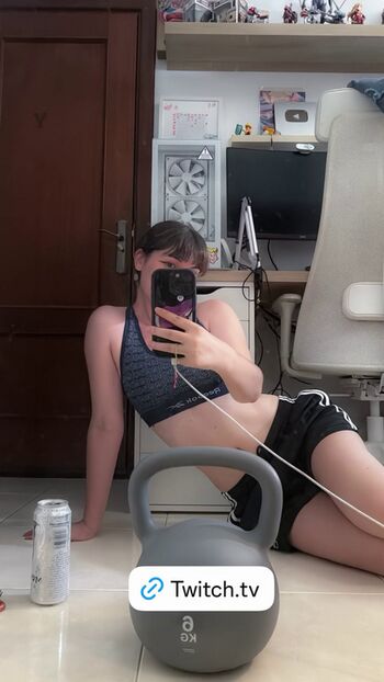 Full leaked Yquen page private onlyfans photo