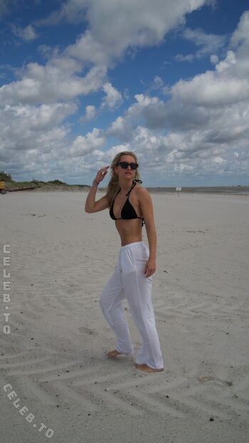 Full leaked Zarah ellen private onlyfans photo